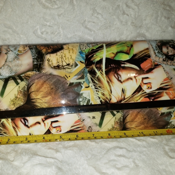 Glossy Magazine Fashonable Clutch - Picture 6 of 16